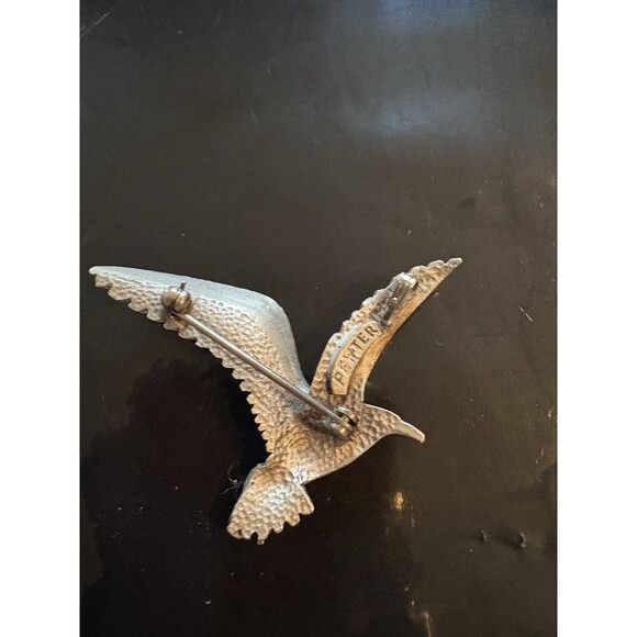 Vintage Pewter Seagull in Flight Brooch Pendant Gull Bird Pin - Picture 3 of 5